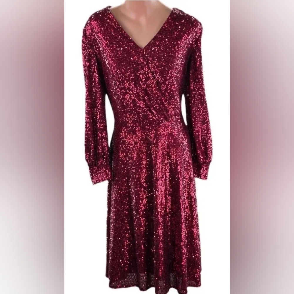NEW - Glamorous Long Sleeve Sequin Dress